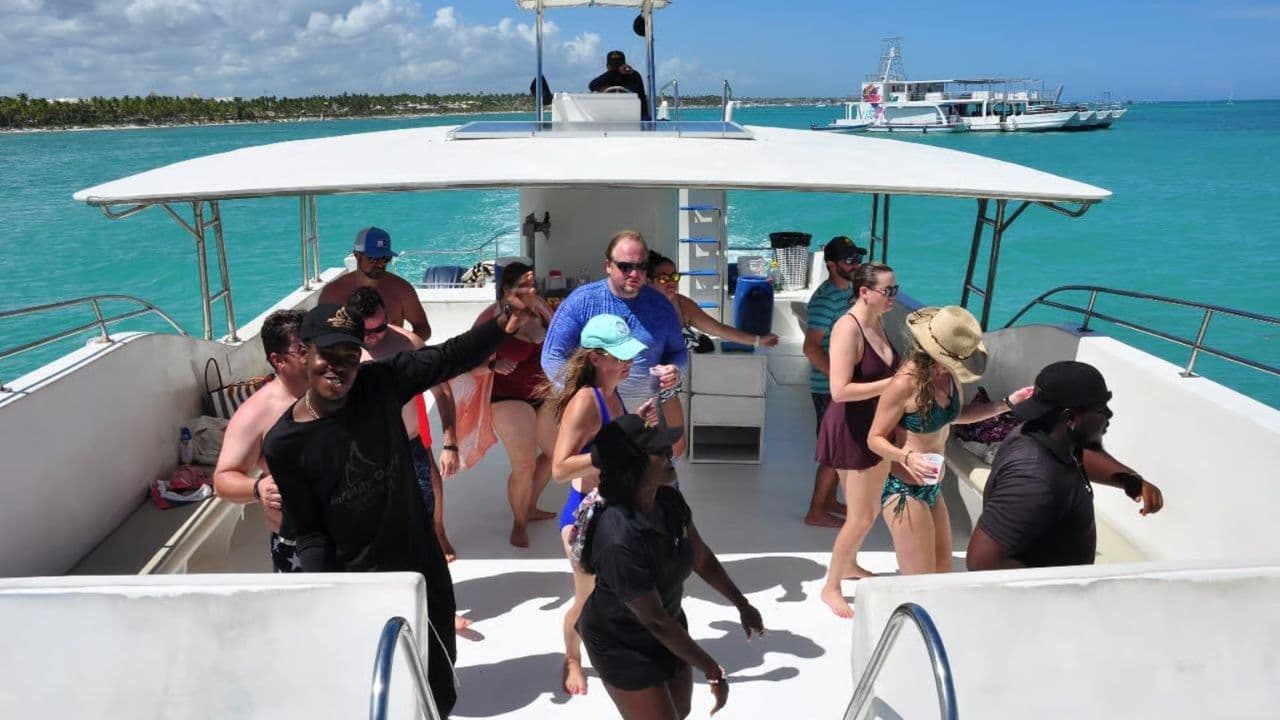 Punta Cana Boat Cruise with Snorkeling and Open Bar - Photo 2 (Gallery view)