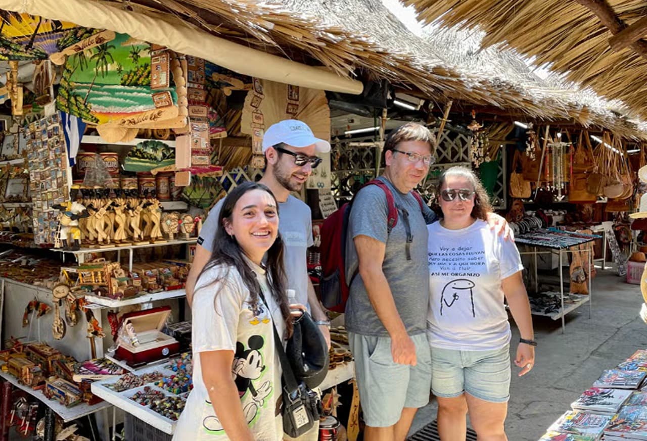 Varadero Guided Tour + Horse-Drawn Carriage Ride - Photo 4 (Gallery view)