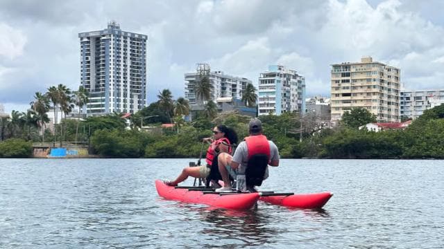 San Juan: Eco-Tour Chiliboats Waterbike, Condado Lagoon - Photo 2 (Gallery view)