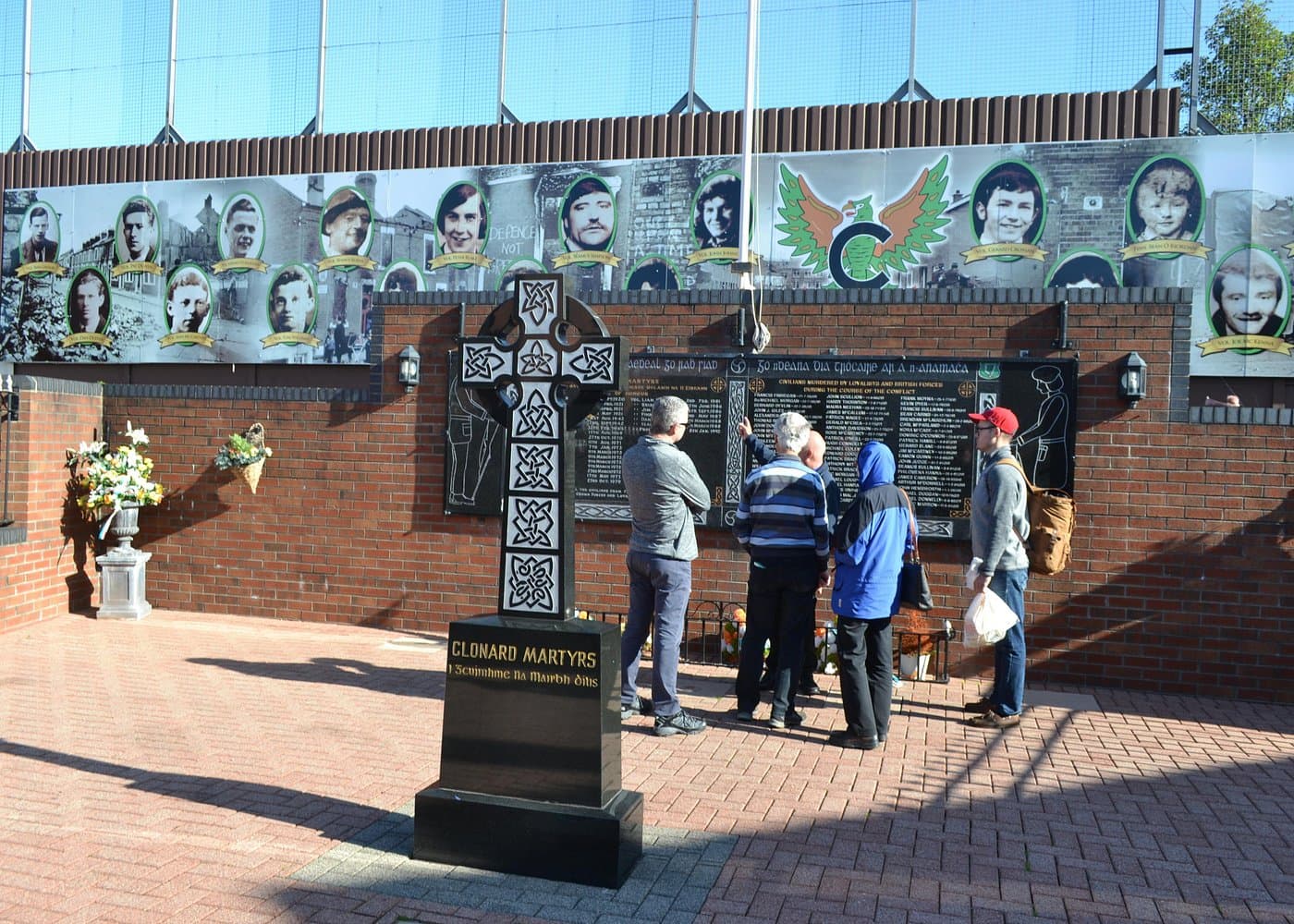 World Famous Private Belfast Troubles Taxi Cab Tour 2 Hour - Photo 5 (Gallery view)