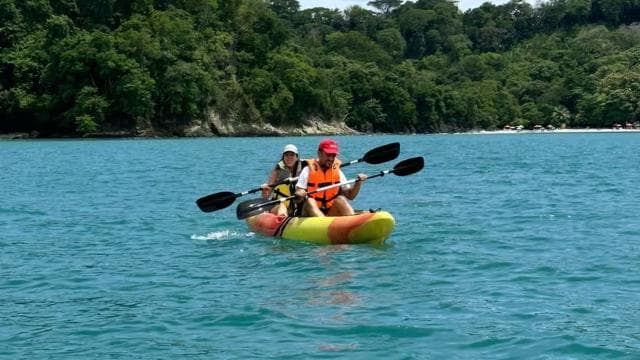 Manuel Antonio: Ocean Kayak and Snorkeling in Biesanz Beach - Photo 2 (Gallery view)