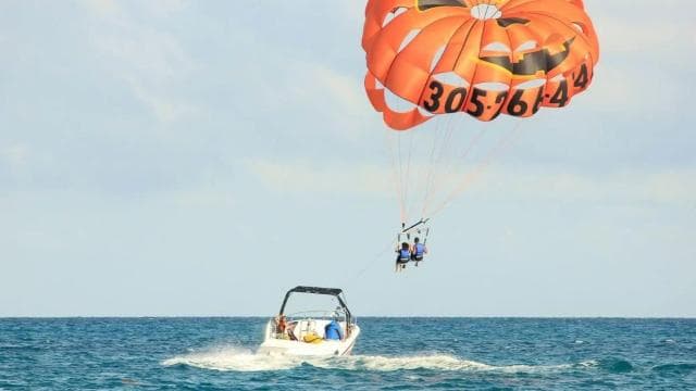 Punta Cana Parasailing: 15-Minute Adrenaline Adventure - Photo 4 (Gallery view)