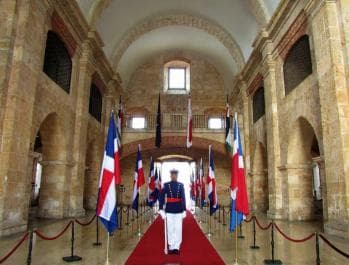 Koloniální zóna: Historická prohlídka s návštěvou Kolumbova majáku a parku Tres Ojos - Dominican Republic