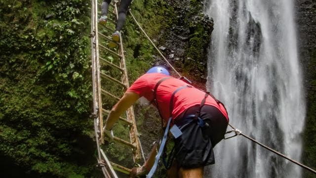 La Fortuna: Rappel, Ziplining, and Horseback Riding Day Trip - Photo 4 (Gallery view)