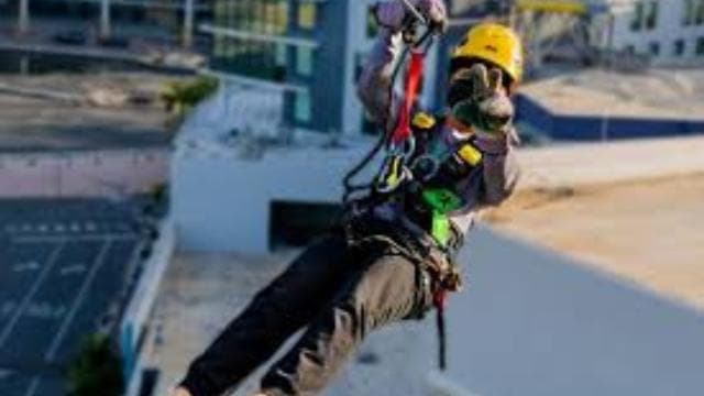 San Juan: Urban Park Sky Bull Zipline Experience - Photo 2 (Gallery view)