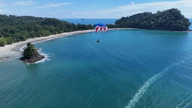 Manuel Antonio: Beach Parasailing with Aguas Azules - Photo 5 (Gallery view)
