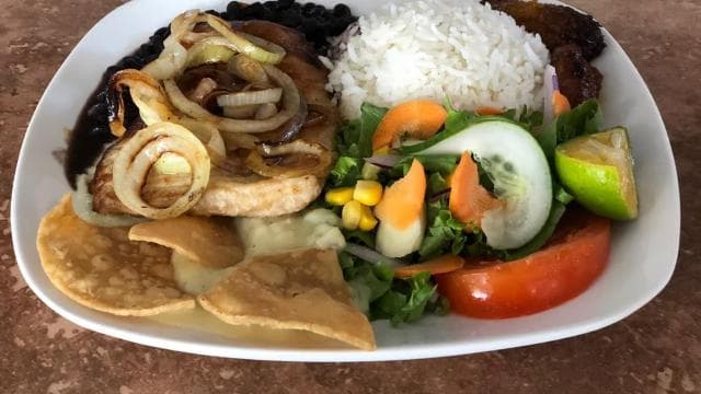 La Fortuna: Arenal Volcano and Waterfall Tour with Lunch - Dominican Republic