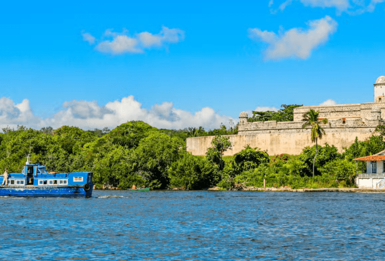 Vwayaj bato nan Cienfuegos Bay + Castle nan Jagua - Photo 2 (Gallery view)