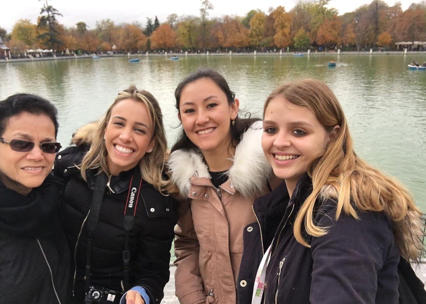 Madrid: El Retiro Park Guided Tour and Tapas - Dominican Republic