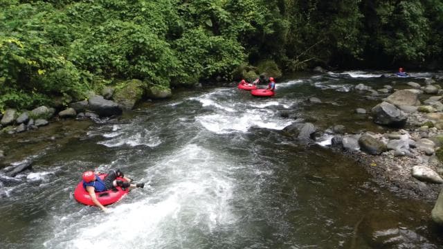 La Fortuna: White Water Tubing Tour with Guide and Transfers - Photo 5 (Gallery view)