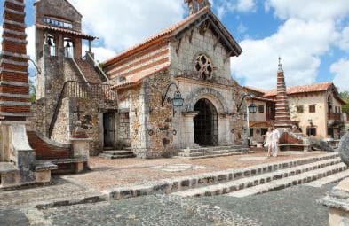 La Romana: Maravillas Caves, Altos de Chavon & Cigar Tour - Dominican Republic