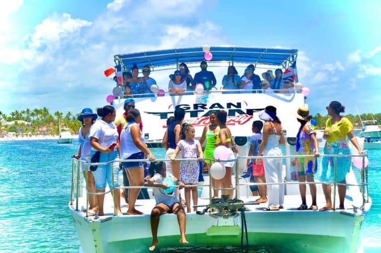 Punta Cana: Party Boat with Open Bar and Snorkeling - Photo 5 (Gallery view)