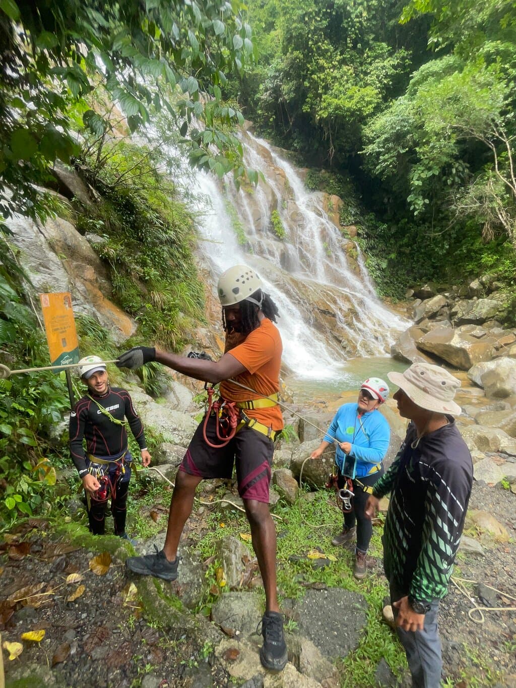 La Cuba WATERFALL RAPPELLING and La Planta GIANT NATURAL POOL from MEDELLIN - Photo 5 (Gallery view)