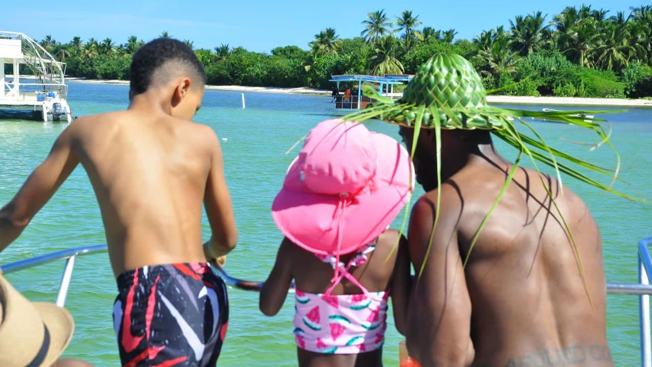 Punta Cana: Catamaran Tour with Open Bar and Reef Snorkeling - Photo 2 (Gallery view)