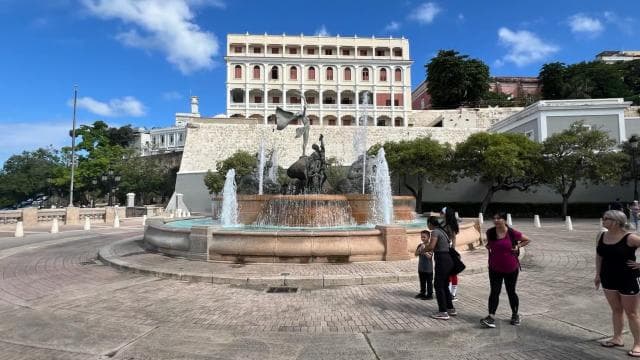 Old San Juan: Walking Tour with Shopping and Transportation - Dominican Republic