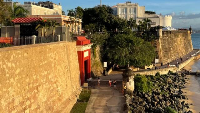 San Juan: Old Town Walking Tour and El Morro Fort Entry - Photo 2 (Gallery view)