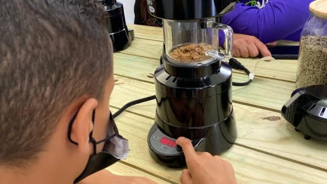 Jayuya: Coffee Tour and Workshop at Hacienda Prosperidad - Photo 3 (Gallery view)