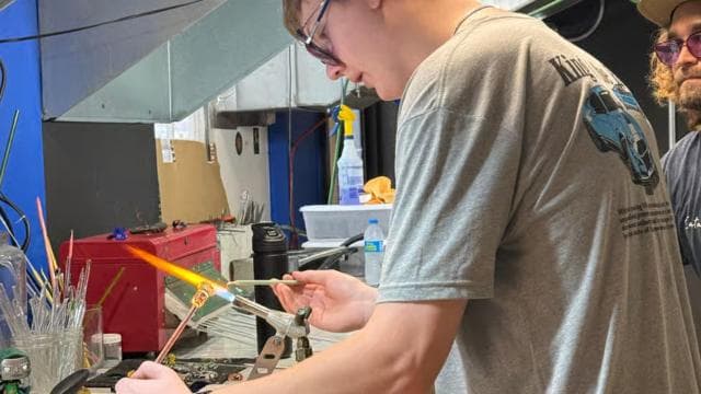 San Juan: Glassblowing Class and Studio Tour - Dominican Republic