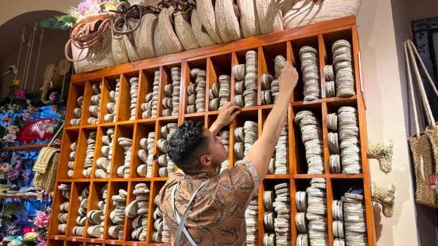 Make Authentic Espadrilles in San Juan - Dominican Republic