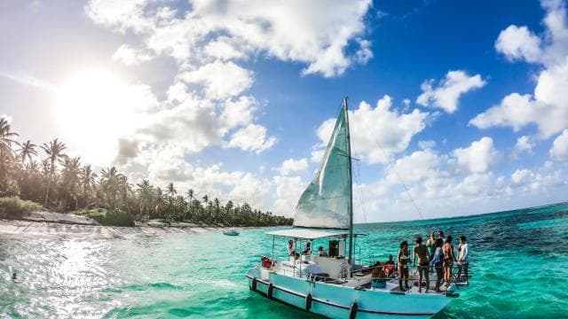 Punta Cana: Group Catamaran Tour with Drinks and Snacks - Photo 2 (Gallery view)