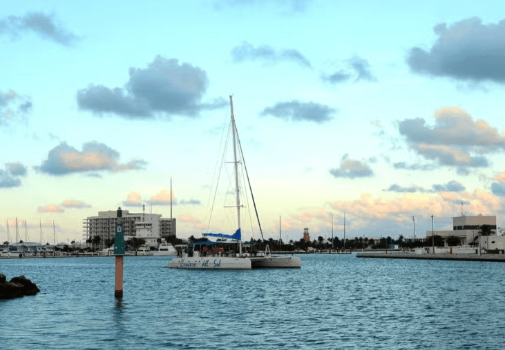 Sunset Yacht Cruise + Dinner at Kike-Kcho Restaurant - Photo 4 (Gallery view)