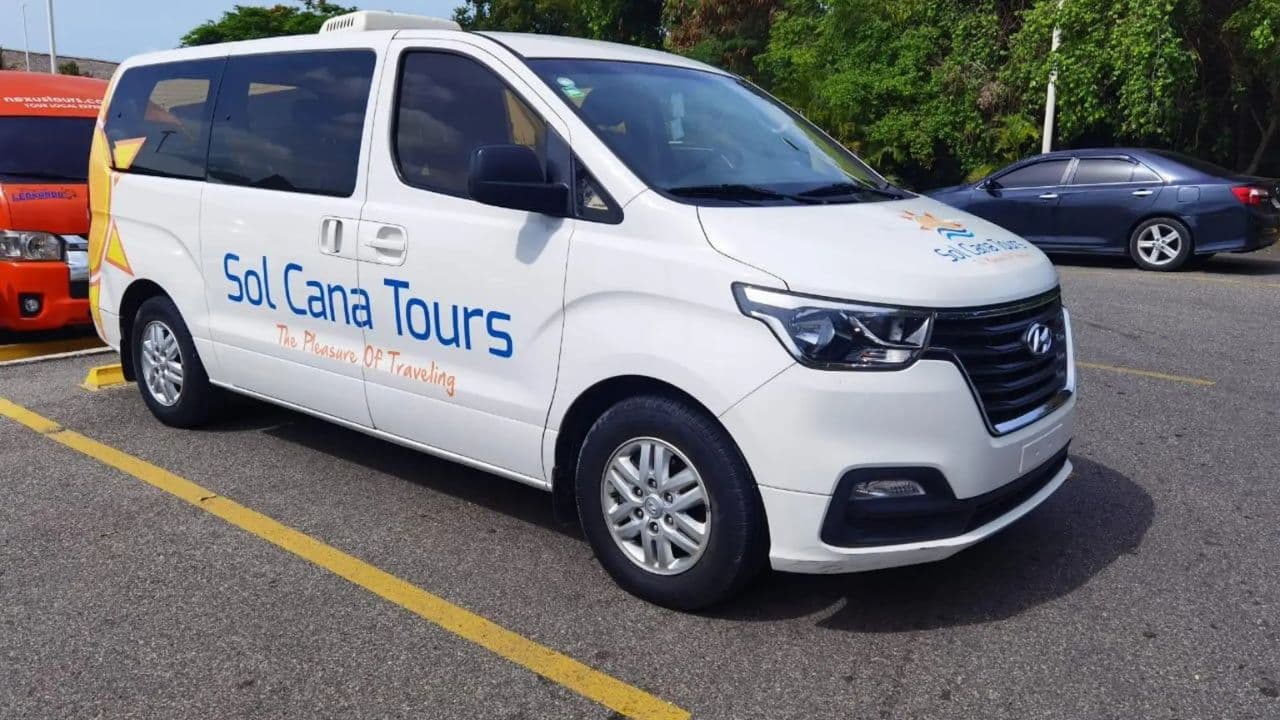 Private Transfer Lopesan Costa Bavaro to Punta Cana Airport - Photo 4 (Gallery view)