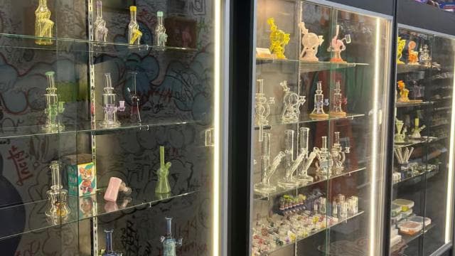 San Juan: Smoke shops adventure smoke friendly - Photo 4 (Gallery view)