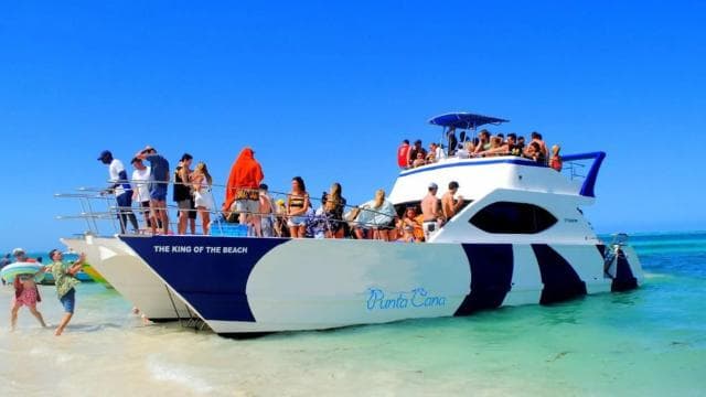 Punta Cana: Party Boat with snorkel and open bar included - Photo 4 (Gallery view)