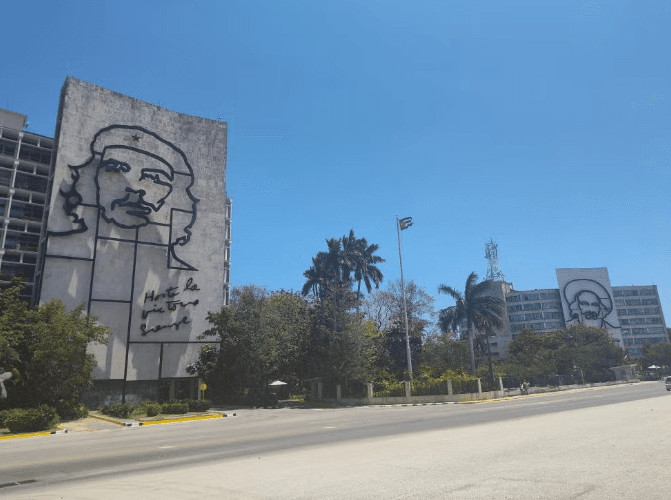 Havana Walking Tour - Photo 4 (Gallery view)