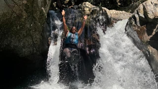 El Yunque Experienta Exclusiva Tur cu tobogane si cascade - Photo 3 (Gallery view)