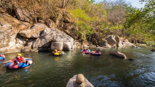 Libéria: Extrémny tubing v kaňone s prírodnými bazénmi a adrenalínom - Photo 4 (Gallery view)
