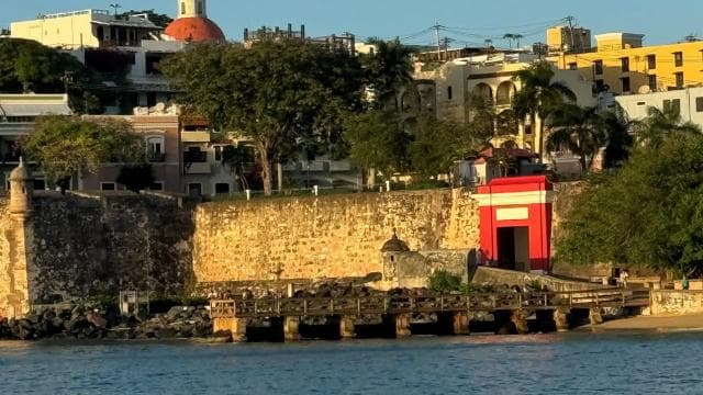 San Juan: Old San Juan Sunset Cruise with Drinks & Transfer - Photo 4 (Gallery view)