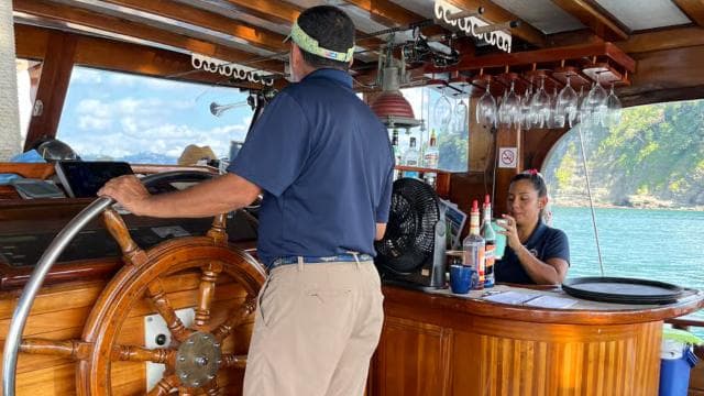 Quepos: Wooden Sail Yacht Cruise with Watersports and Food - Photo 4 (Gallery view)