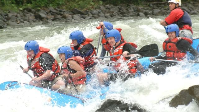 La Fortuna: Rafting Pacuare & Shuttle to SJO or Puerto Viejo - Photo 3 (Gallery view)