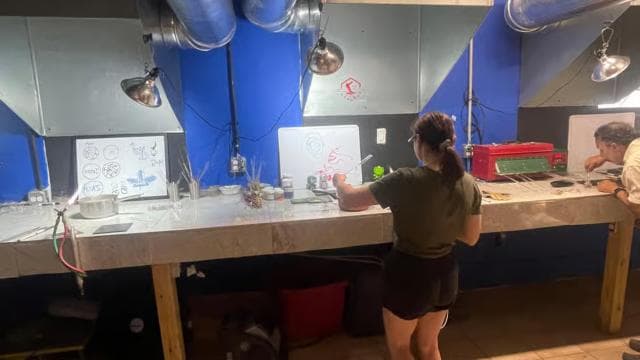 San Juan: Glassblowing Class and Studio Tour - Photo 5 (Gallery view)