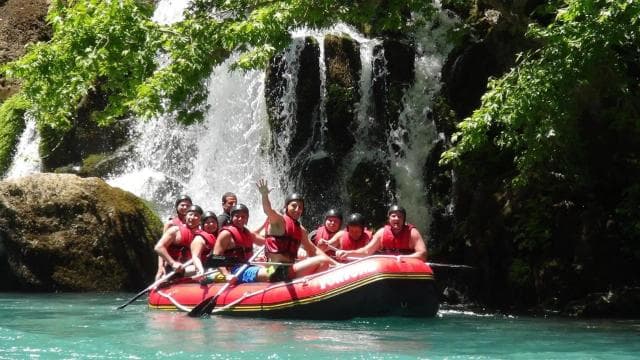 Costa Rica: White-Water Rafting Class III-IV Adventure - Photo 2 (Gallery view)