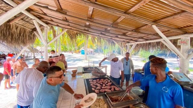 Saona Exclusive Catamaran – Small Group Experience - Photo 2 (Gallery view)