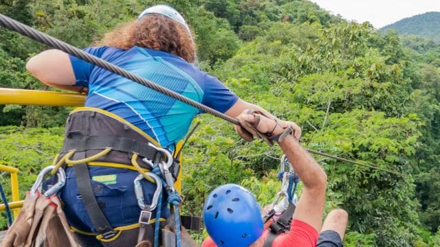 La Fortuna: 12 Canopy Zip Lines and Forest Walk Guided Trip - Photo 2 (Gallery view)