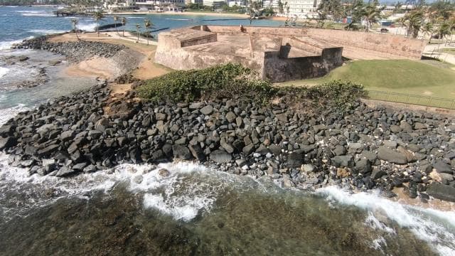 San Juan: Beginner Scuba Diving Tour with Turtles and Videos - Photo 4 (Gallery view)