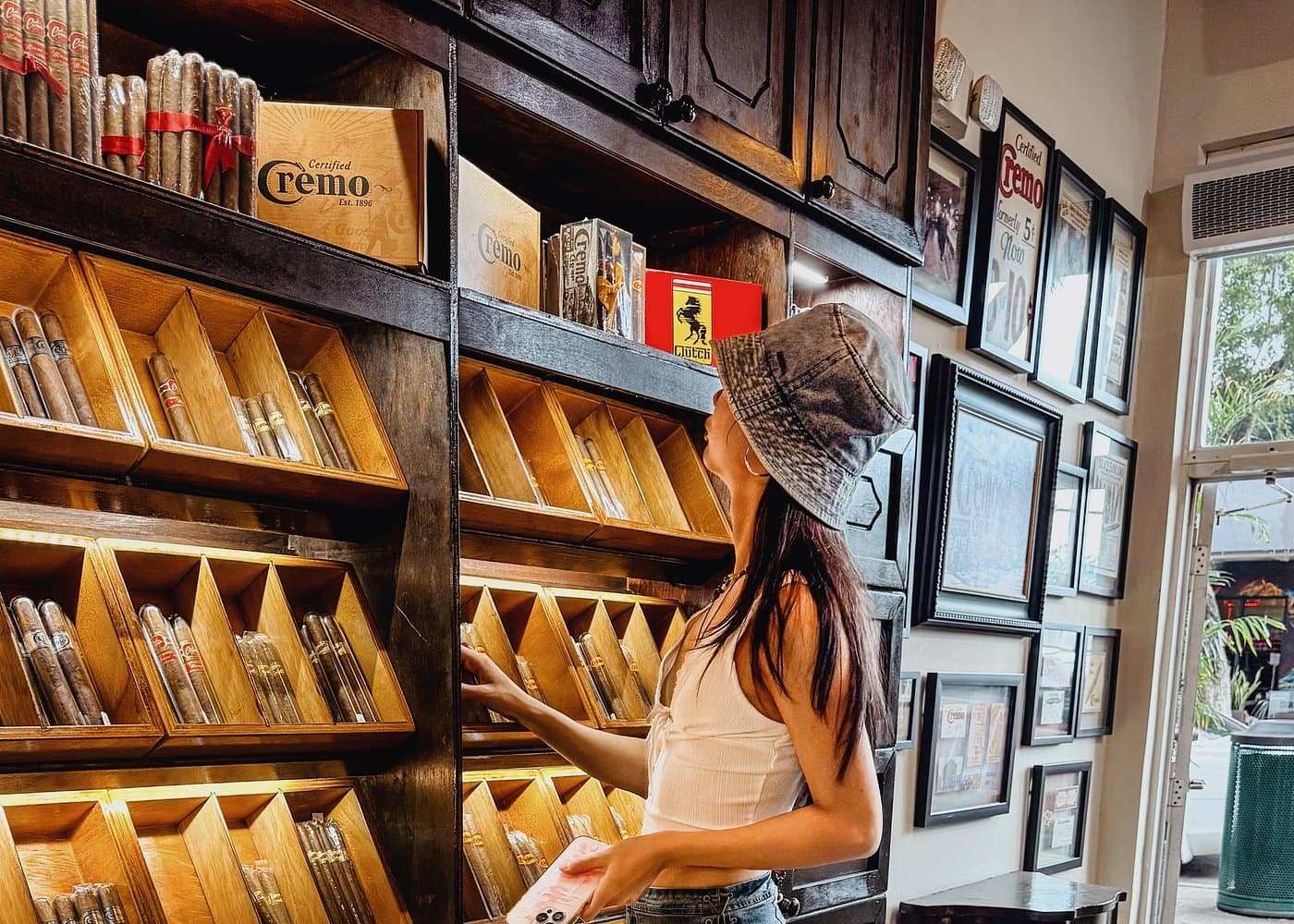 Miami Cigar Factory Tour: Cuban Coffee & Hand-Rolled Cigars - Photo 4 (Gallery view)