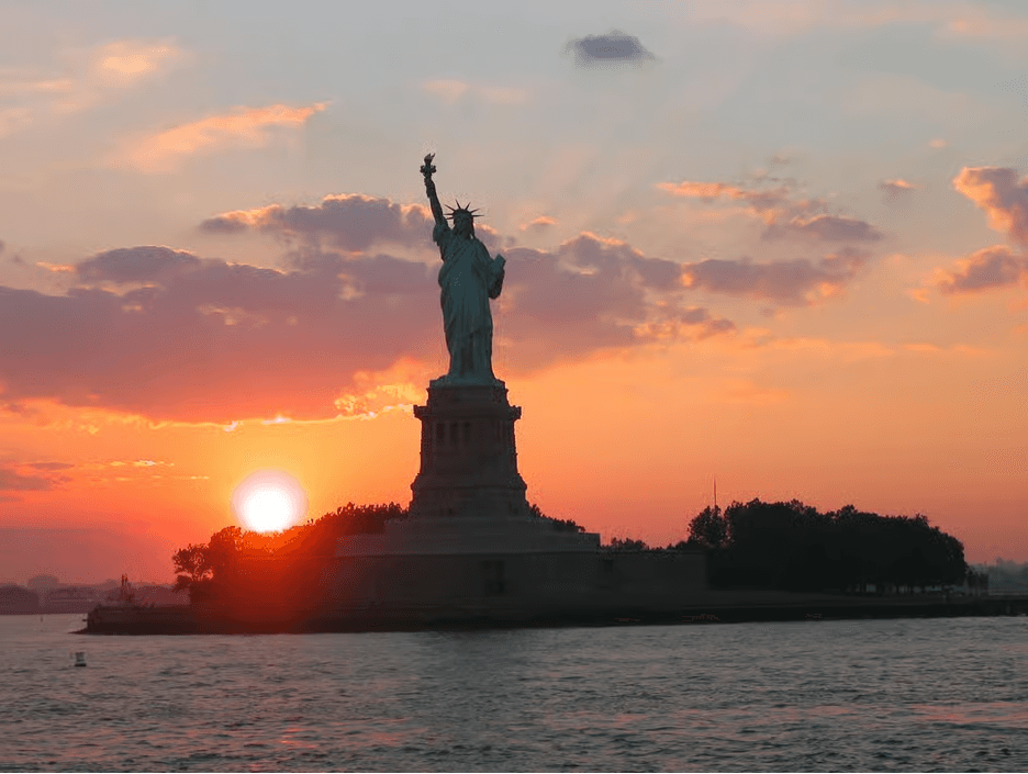 NYC: Statue of Liberty Sunset Cruise Ticket - Photo 3 (Gallery view)