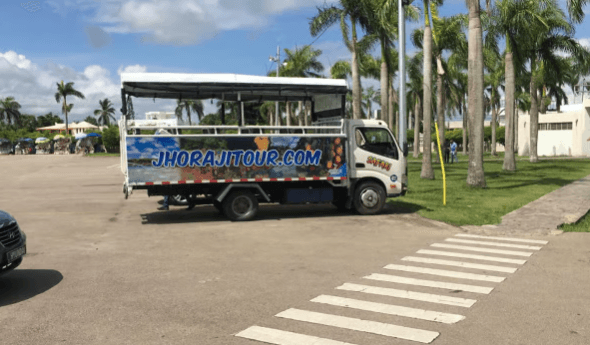 Punta Cana: Ti-Gwoup Kilti Dominikèn ak Gastronomi Tour - Photo 2 (Gallery view)