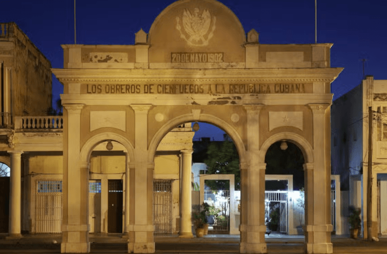 Tour serale di Cienfuegos con cena - Photo 3 (Gallery view)