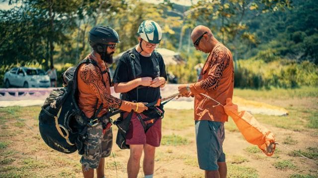 Jaco: 1500ft Tandem Paragliding Flight with Beach Views - Photo 4 (Gallery view)