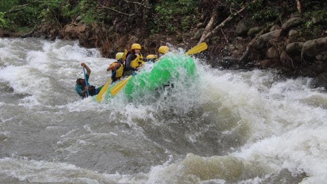 La Fortuna: White Water Rafting Class V - Photo 3 (Gallery view)