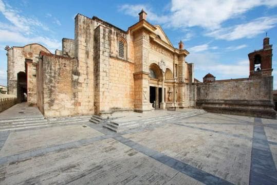 Zona Colonial: Recorrido Histórico con Chocolate y Mamajuana - Dominican Republic
