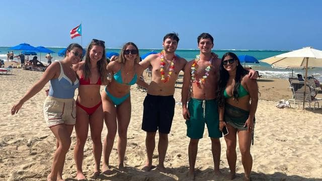 San Juan: Coquito Drink & Salsa Beach Class - Dominican Republic