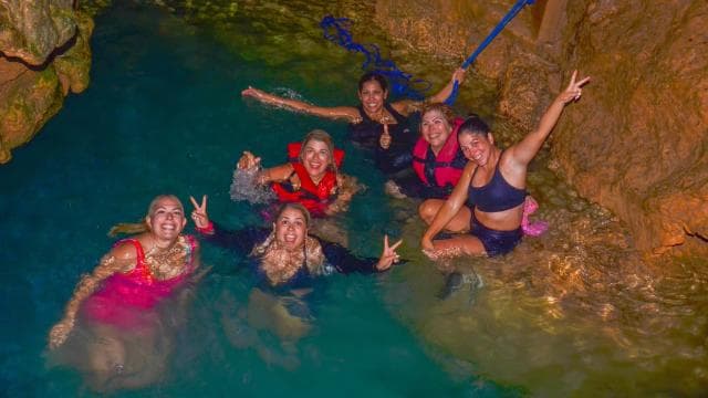Aventura en vehículo todoterreno a la cueva acuática y la playa de Macao en Punta Cana: excursión de medio día - Photo 5 (Gallery view)