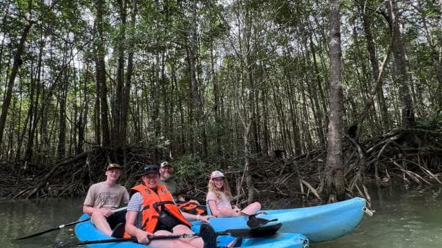 Tur de 2 ore cu caiac în Mangroves Quepos - Vedeți maimuțe și leneși - Photo 3 (Gallery view)