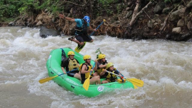 La Fortuna: White Water Rafting Class V - Photo 2 (Gallery view)